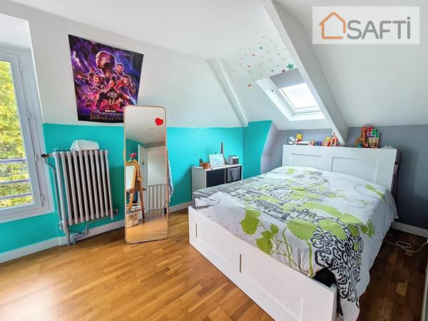 Maison familiale rénovée avec goût à 3 min du RER.