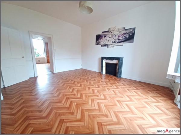 Appartement à FOUGERES, 35300 - 4 pièces 82m²