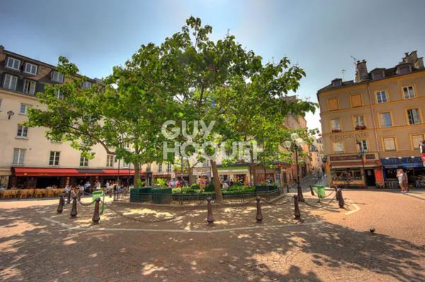 2 pièces rue Mouffetard place de la Contrescarpe 75005 PARIS