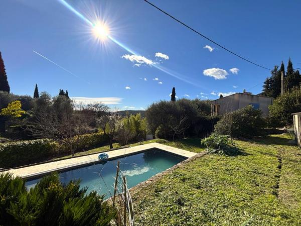 Maison individuelle avec piscine et dépendances - à pied du village de Peymeinade