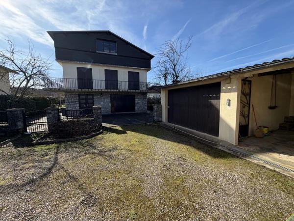 Vente                                                      Maison
                        
                     11 pièces                      193 m2                     à Brive-la-Gaillarde