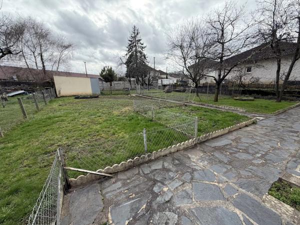 Vente                                                      Maison
                        
                     11 pièces                      193 m2                     à Brive-la-Gaillarde