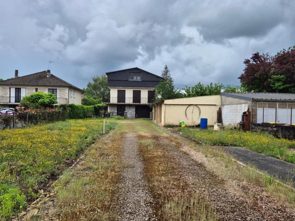 Vente                                                      Maison
                        
                     11 pièces                      193 m2                     à Brive-la-Gaillarde
