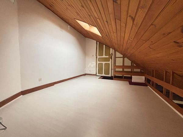 Appartement Pontoise 1 pièce(s) 35,20 m² (22,45 m² carrez) 110 000 € **  - Référence  11311