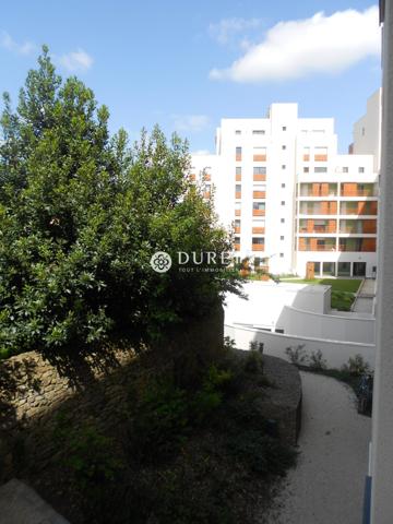 APPARTEMENT 1 PIECE ET STATIONNEMENT EN SOUS-SOL