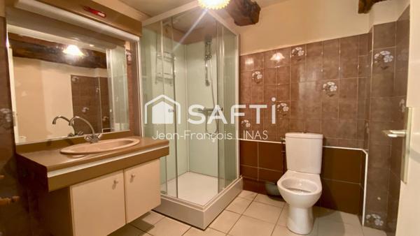 Immeuble avec 3 T2 et un jardin clos au cœur de St Goustan et à 350m du centre-ville