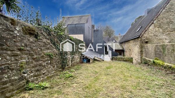 Immeuble avec 3 T2 et un jardin clos au cœur de St Goustan et à 350m du centre-ville
