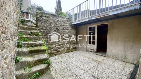 Immeuble avec 3 T2 et un jardin clos au cœur de St Goustan et à 350m du centre-ville