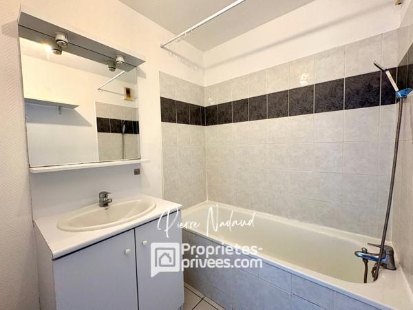 LIBOURNE - SECTEUR GARDEROSE - T2 BIS AVEC BALCON ET PARKING