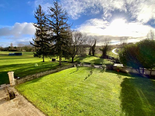 Belle demeure proche Mirambeau