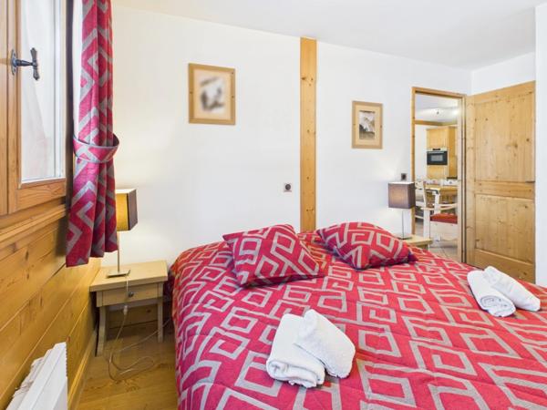 Haute Savoie (74), à vendre SAMOENS - Domaine skiable Grand Massif - Appartement T3 en résidence de tourisme