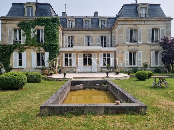 Beau château XVIIIe avec dépendances (salle de réception) dans l'Orne