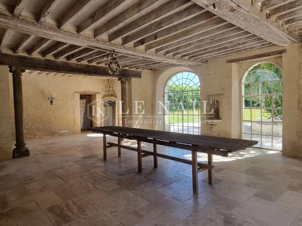 Beau château XVIIIe avec dépendances (salle de réception) dans l'Orne