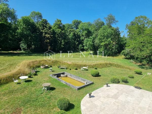 Beau château XVIIIe avec dépendances (salle de réception) dans l'Orne