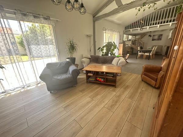 LA ROCHE SUR YON - 20 MIN DES SABLES D'OLONNE - SPACIEUSE MAISON DE FAMILLE , La roche sur yon LA ROCHE SUR YON - 20 MIN DES SABLES D'OLONNE - SPACIEUSE MAISON DE FAMILLE , La roche sur yon