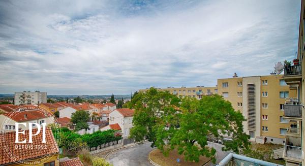 Investissement locatif idéal à Carcassonne T3 67 m² : un locataire fiable et un bien impeccable !