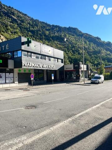Pharmacie à l'entrée de la Haute Maurienne aux pieds de nombreuses stations.
