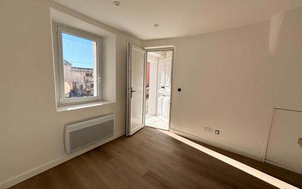 Maison à vendre    4 pièces • 65 m2 Peymeinade
