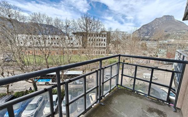 Appartement à vendre    1 pièce • 29,45 m2 Grenoble