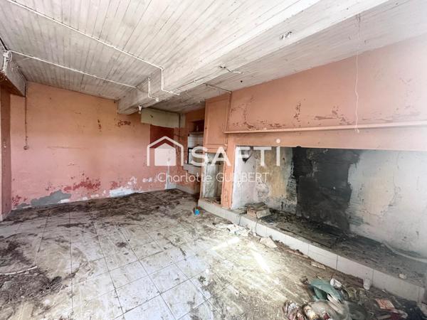 Bâtisse en Pierre à Rénover