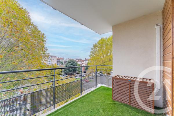 Appartement F4 à vendre  4 pièces - 84,14 m2 ST FONS - 69