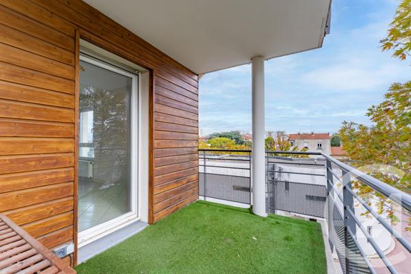 Appartement F4 à vendre  4 pièces - 84,14 m2 ST FONS - 69