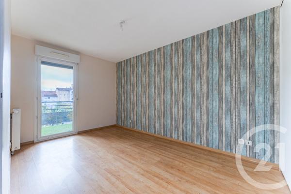 Appartement F4 à vendre  4 pièces - 84,14 m2 ST FONS - 69