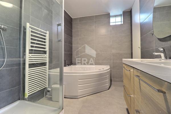 Élégance Parisienne : Une Maison de Caractère Rénovée avec Raffinement