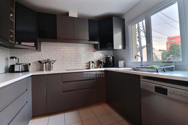 Élégance Parisienne : Une Maison de Caractère Rénovée avec Raffinement