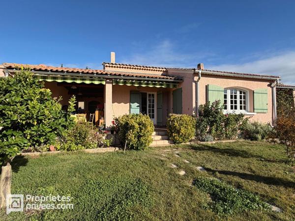 Maison de plain-pied avec 5 chambres, jardin, piscine et garage  à Aubignan