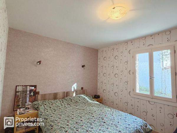 Maison de plain-pied avec 5 chambres, jardin, piscine et garage  à Aubignan