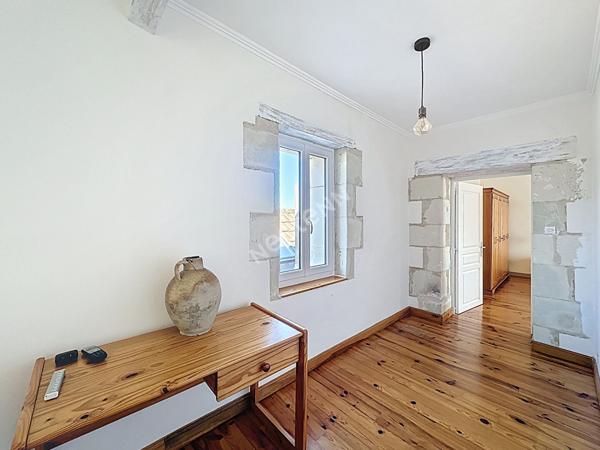 Maison d Exception en Pierre avec Dependances, Jardin Clos et Potentiel Piscine Jaunay-Marigny