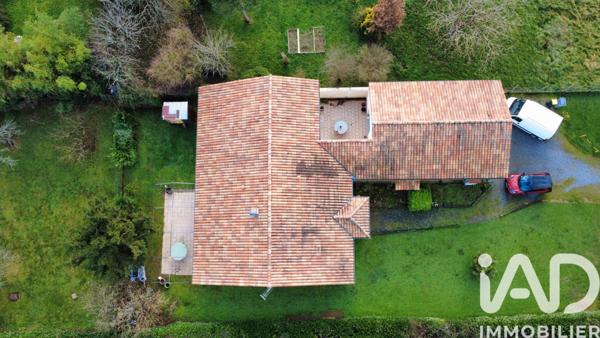 Maison à vendre 6 pièces 188 m² Nieuil-l'Espoir