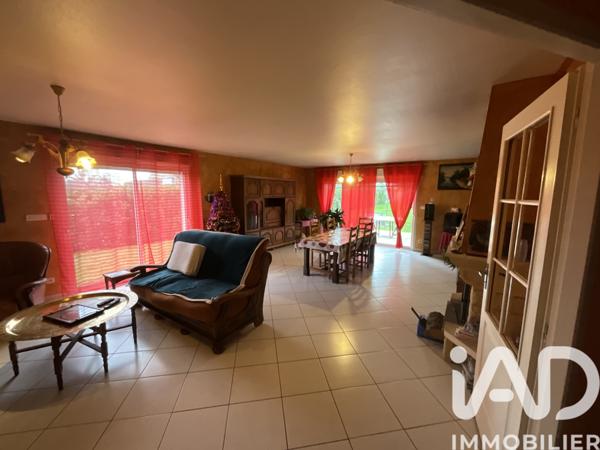 Maison à vendre 6 pièces 188 m² Nieuil-l'Espoir