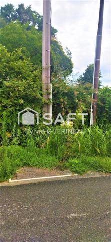 Terrain constructible de 970 m2 à Hinx.