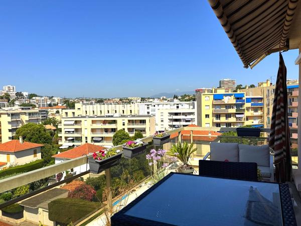 Appartement T3 dernier étage Antibes