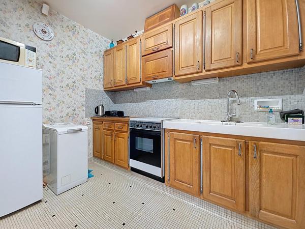 MAISON AVEC JARDIN ET GARAGE