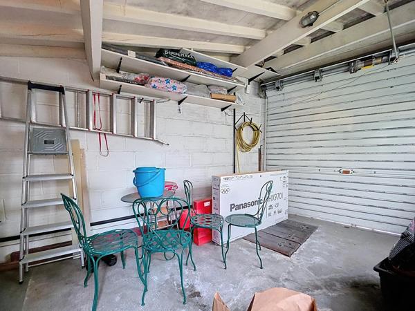 MAISON AVEC JARDIN ET GARAGE