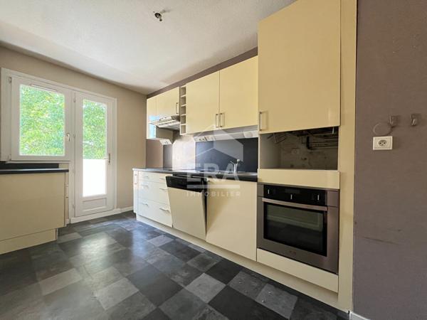 PAU : Appartement 2 pièces avec parking et cave