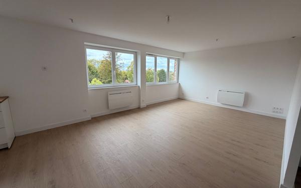 Appartement à louer    4 pièces •  Cambrai