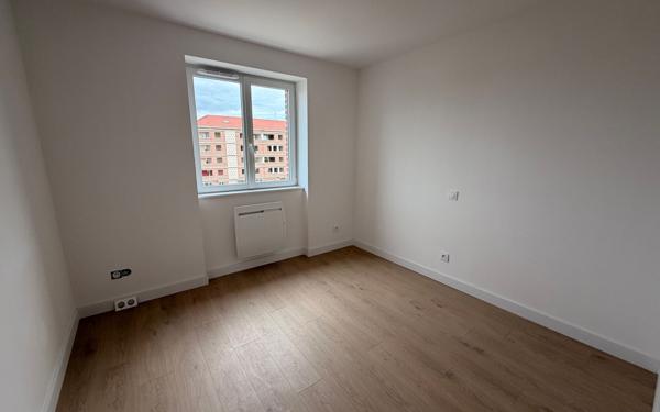 Appartement à louer    4 pièces •  Cambrai