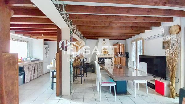 Maison de village de 125 m² - 3 terrasses - grand garage.