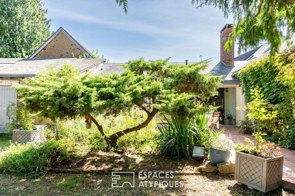 Authentique maison en pierre et son jardin bucolique en coeur de village