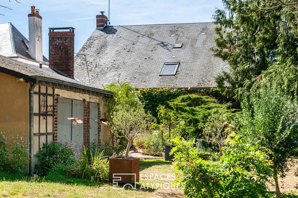 Authentique maison en pierre et son jardin bucolique en coeur de village