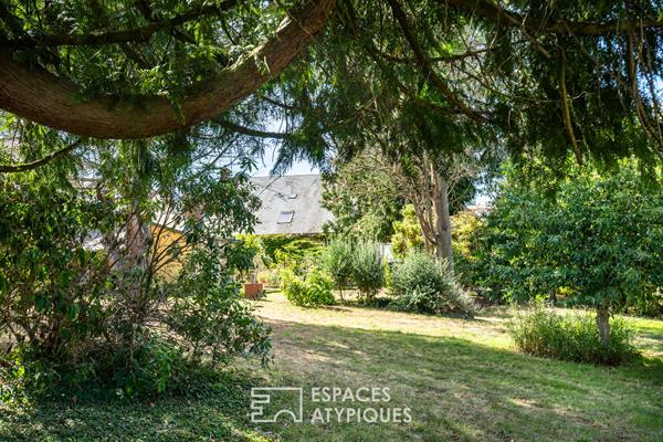 Authentique maison en pierre et son jardin bucolique en coeur de village