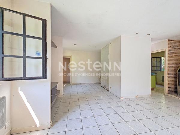 Sur plus de 2000 m2 de terrain au calme petite maison avec garage, sur Retournac