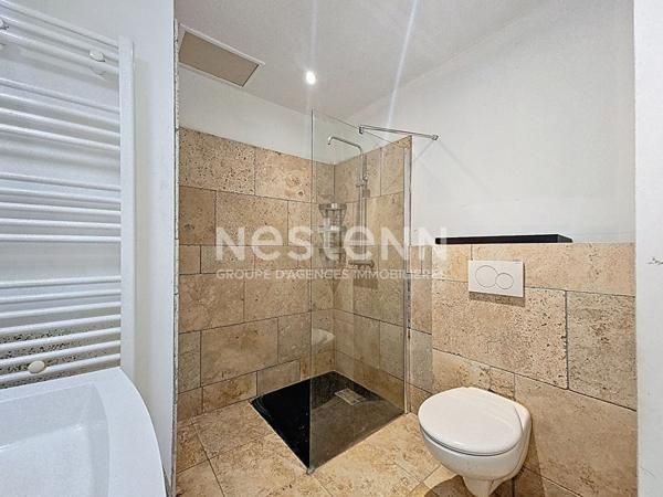 Sur plus de 2000 m2 de terrain au calme petite maison avec garage, sur Retournac