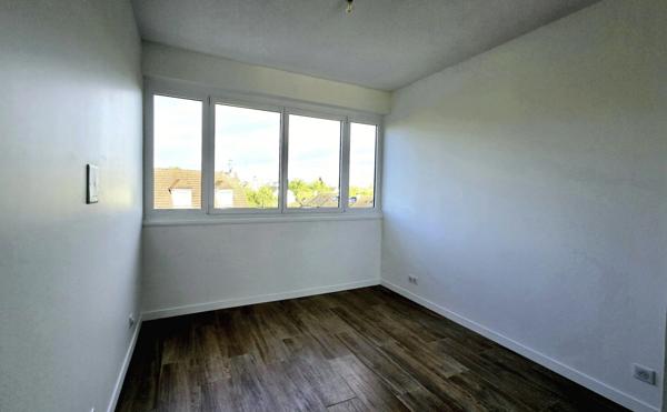 Appartement à vendre 4 pièces, T4, FONTENAY LE FLEURY (78)