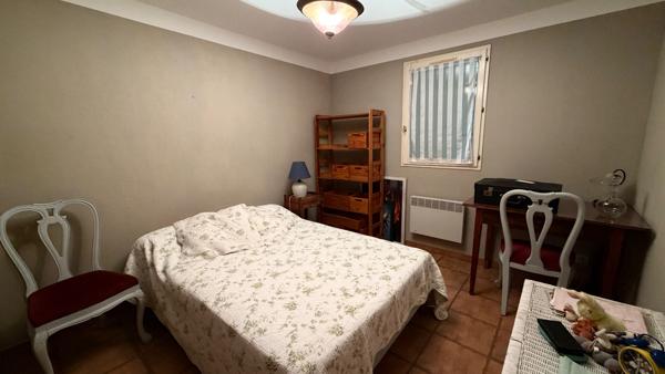 Cadolive- Maison de 6 pièces de 140 m² environ sur une parcelle de 558 m² avec garage.