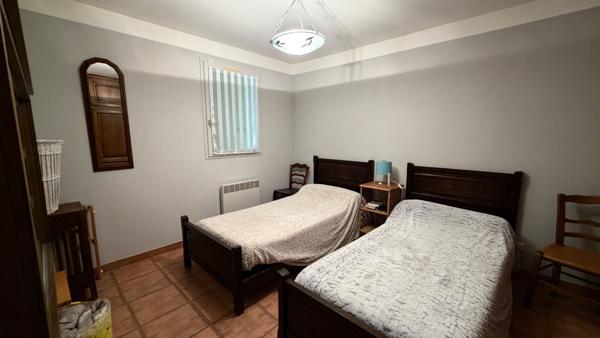 Cadolive- Maison de 6 pièces de 140 m² environ sur une parcelle de 558 m² avec garage.